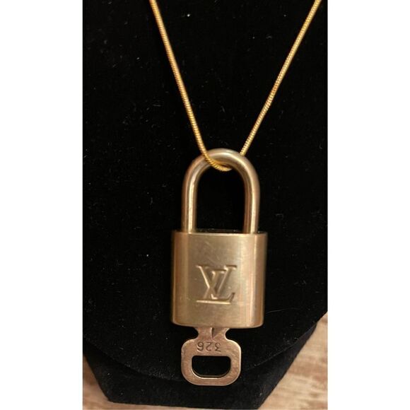 Louis Vuitton Lock Gold Necklace - Picture 2 of 3